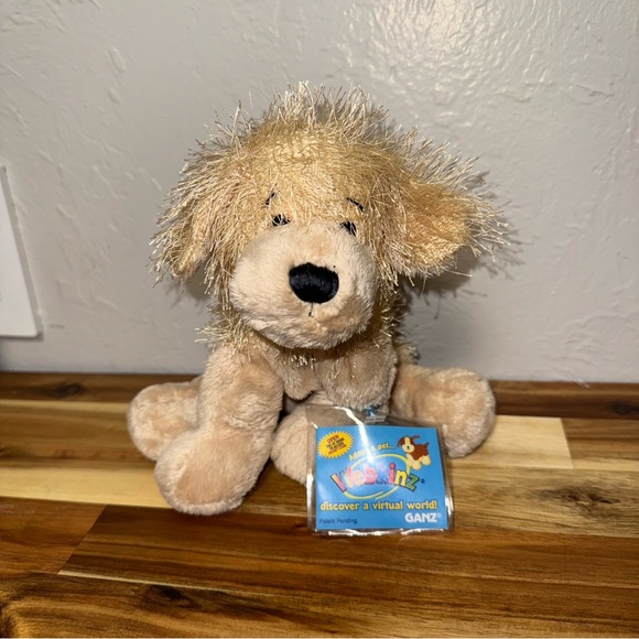 Ganz Webkinz Retired Golden Retriever(HM010)Stuffed Animal With New Unused Code! - Picture 1 of 3